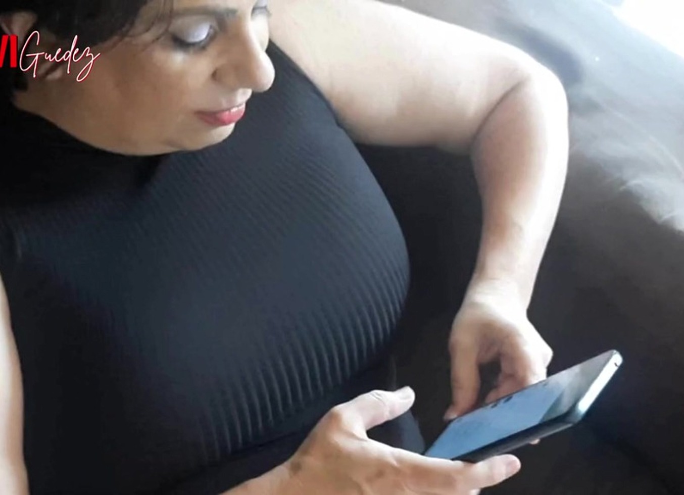 It Was Only When He Woke Up That The Dick Took Hold, The Naughty Girl Dropped Her Mouth Before Releasing Her Ass So He Could Fuck Her Without A Condom