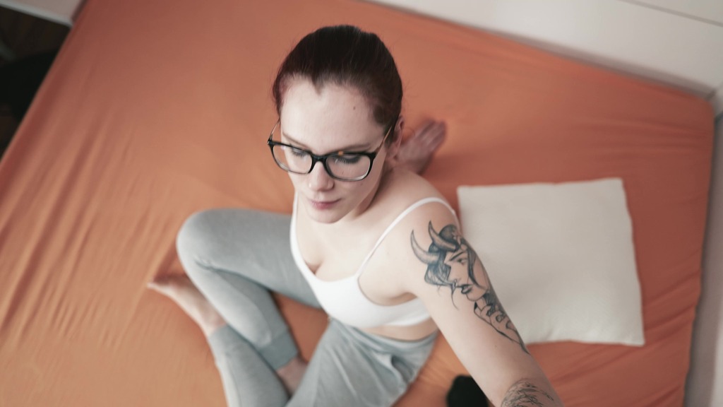 alexa from amsterdam rides the bbc – licks the ass – gets a load of cum in her face!