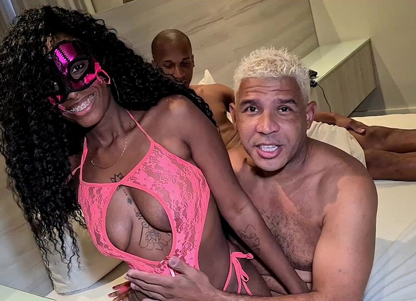 Primeira Vez No Porno Da Mulata Negra Flor Ja Deu Pra Dois Machos E So Parou Quando Os Dois Gozaram