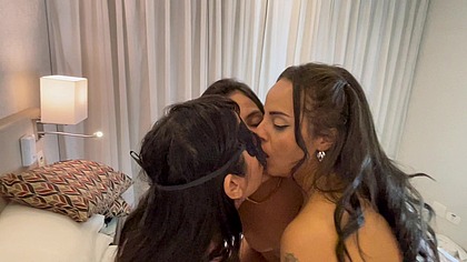 Trisal gostoso com essa mascarada