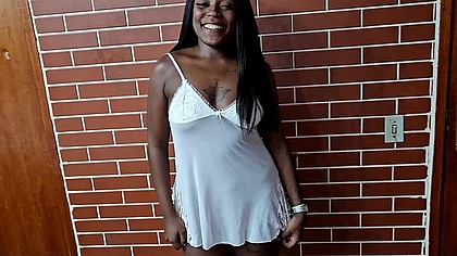 Primeira vez no porno da mulata gostosa de 22 aninhos Joy Alves