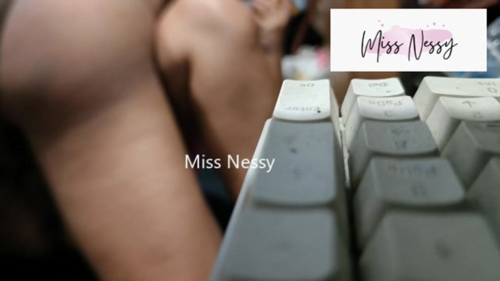 pinay - fucking my former co-worker habang kachat si mister full (MissNessy, MisterCreampie) pinay - fucking my former co-worker habang kachat si mister full (MissNessy, MisterCreampie)