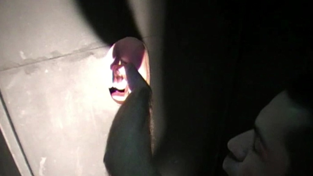 hard daddy fucking in glory holes in public sauna (Enzo DIKARINA, Jess royan) hard daddy fucking in glory holes in public sauna (Enzo DIKARINA, Jess royan)