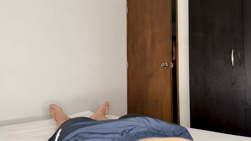 La mia matrigna milf sexy adora cavalcare il mio grosso cazzo con la sua figa stretta e bagnata quando siamo soli (Daniela Andrea, Brian Evansx) my hot milf stepmom loves bouncing on my big cock with her tight, wet pussy when we re alone (Daniela Andrea, Brian Evansx)