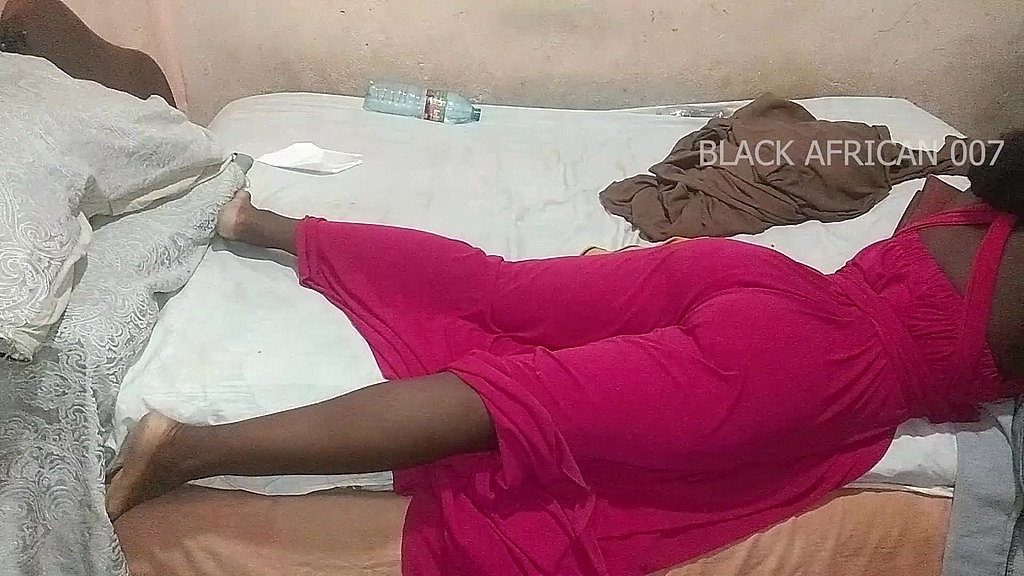i love lying in bed with clothes on but without underwear (Preta Gostosa) i love lying in bed with clothes on but without underwear (Preta Gostosa)