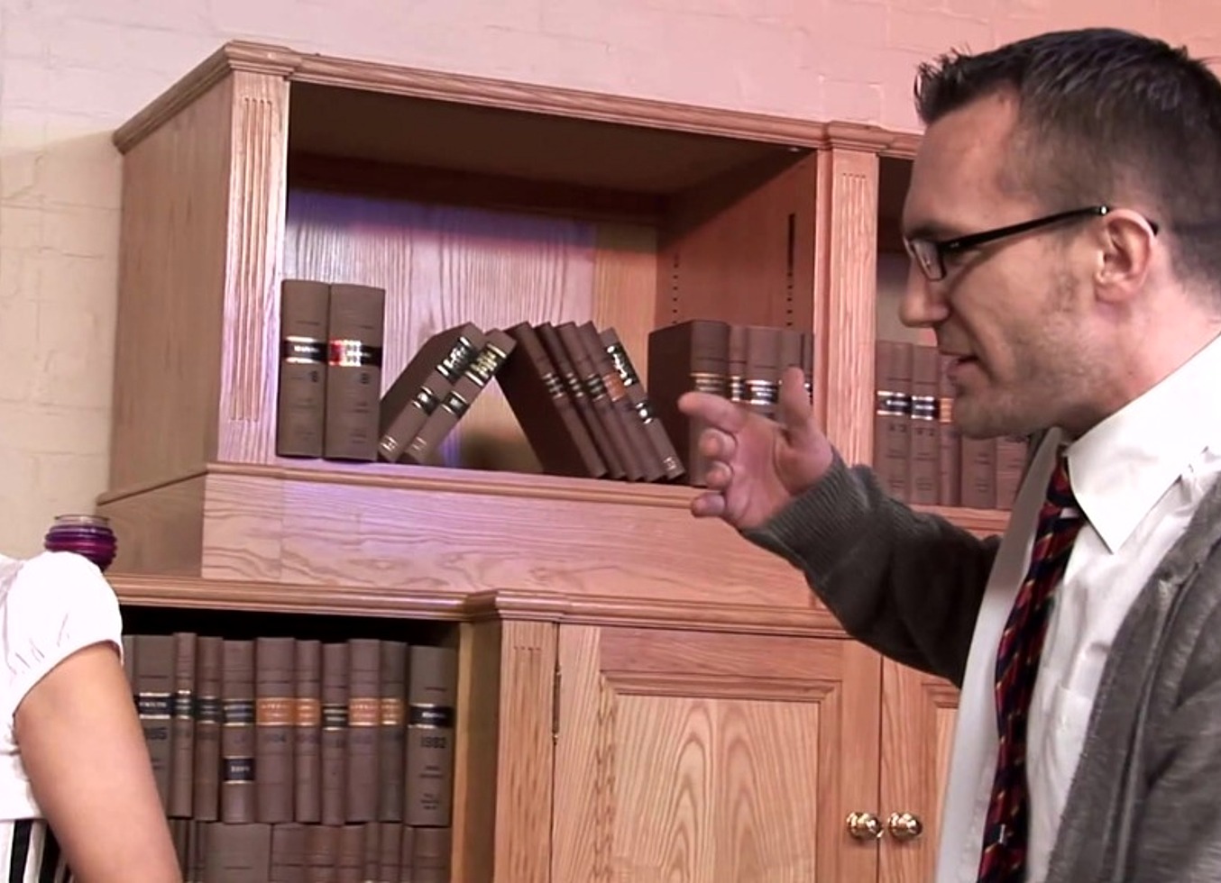 Anna Lovato Demonstrates To Her Apprentices How To Fuck A Twat With A Dildo