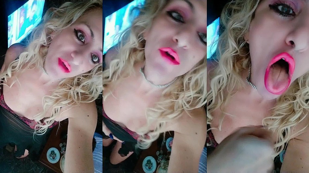 i am the kind of trouble you want to get into... (Nadiafox) i am the kind of trouble you want to get into... (Nadiafox)
