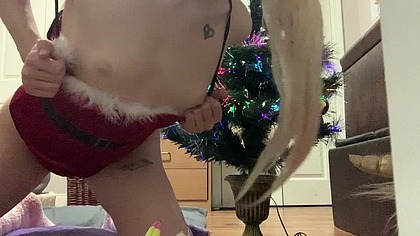 Christmas teen fucks her pussy with vibe and hitachi, many orgasms