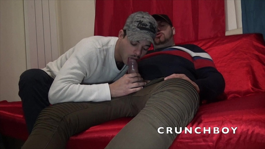 hetero baise son pote gay en mode bareback juste pour se vider les couilles (Fabien crunchfooteux, Crunch bearxxl, Sam Bear) hetero baise son pote gay en mode bareback juste pour se vider les couilles (Fabien crunchfooteux, Crunch bearxxl, Sam Bear)