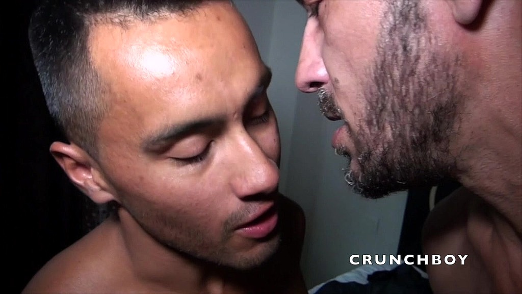 jeune latino baise par un daddy de paris (Ricky Hoppen, Neo Crunchy) jeune latino baise par un daddy de paris (Ricky Hoppen, Neo Crunchy)