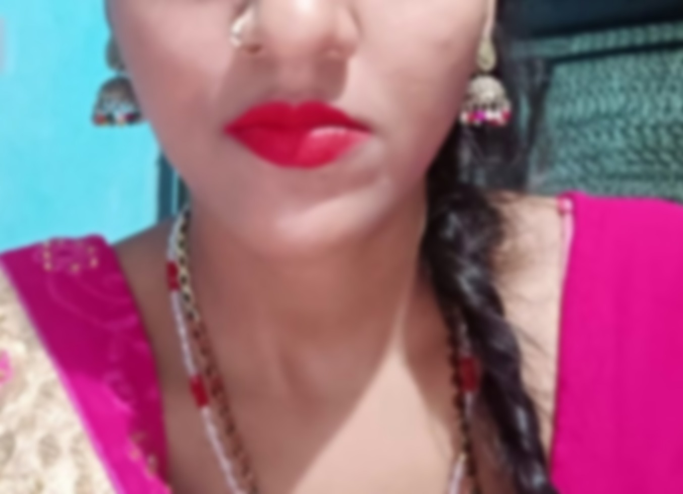 Haaus Vaaiph Ne Haath Se Haath Meaak Kiyaa