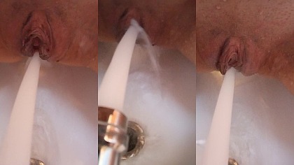 GretaLa, gioca con i suoi buchi della fica e del culo