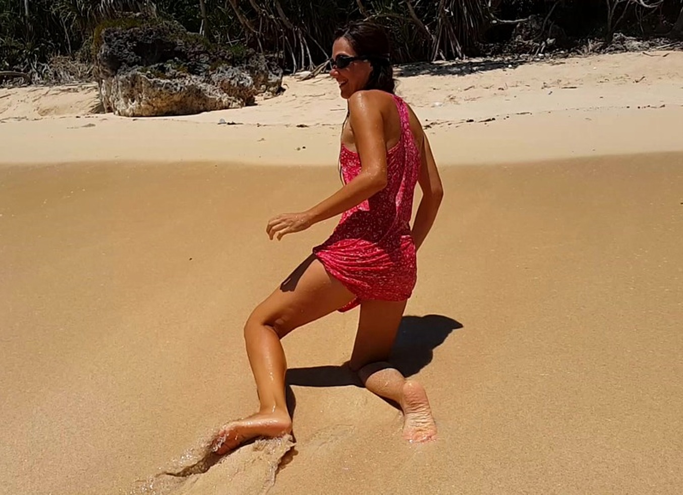 Sandy Ass N Butt Plug On Paradice Beach