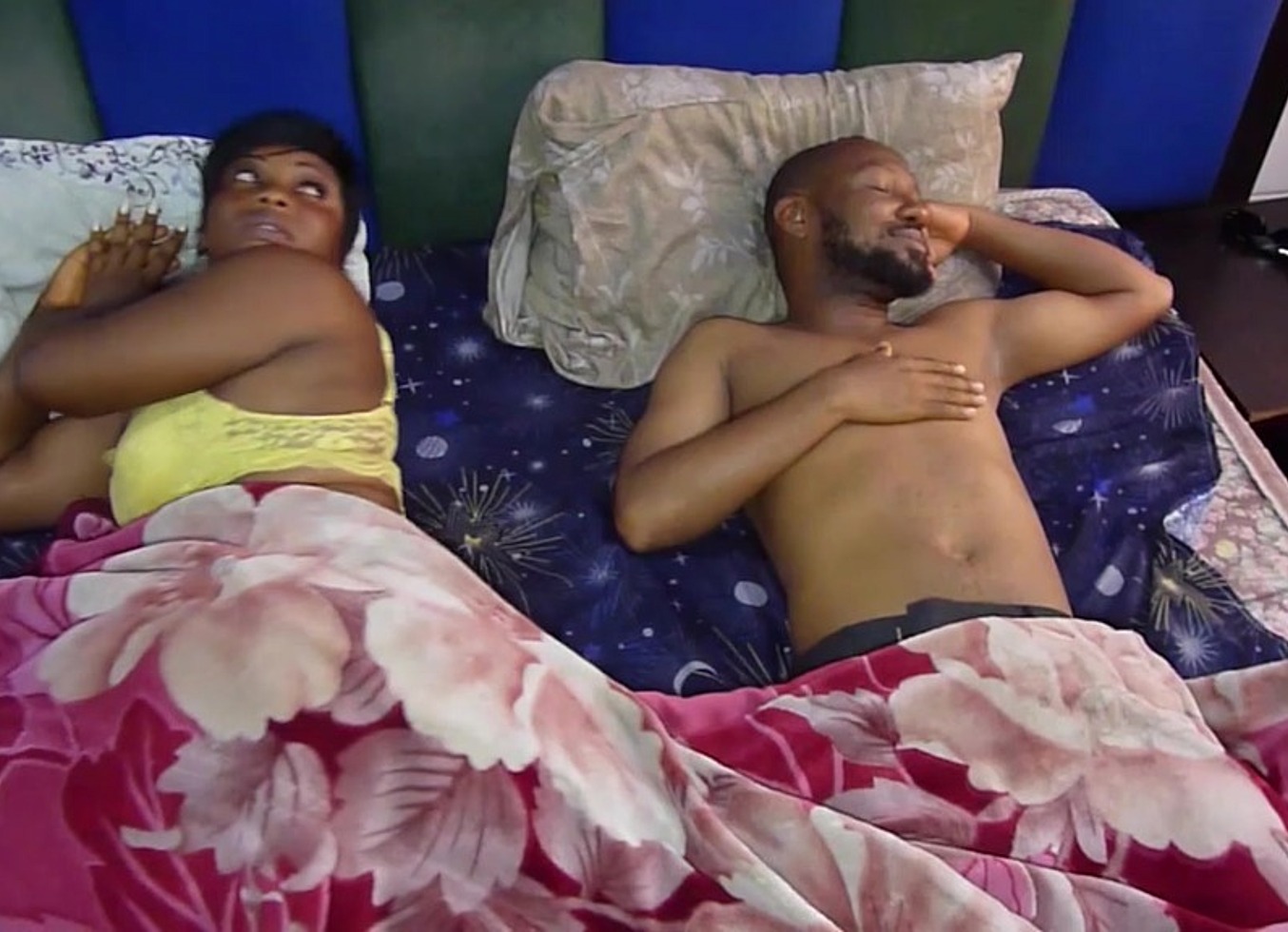 Step Sis Got Scared Of Her Room