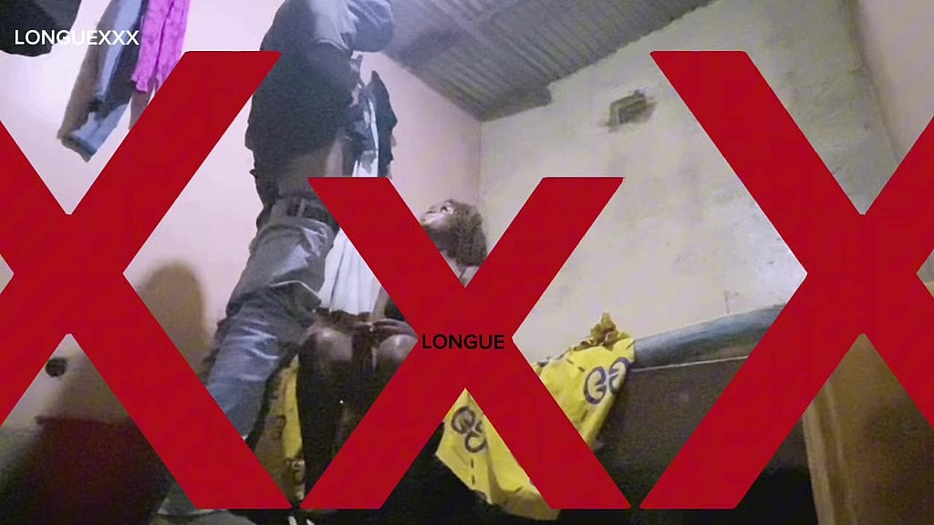 prend une longue bite dure avec sa mini jupe (Longuexxx, Culxxx) prend une longue bite dure avec sa mini jupe (Longuexxx, Culxxx)