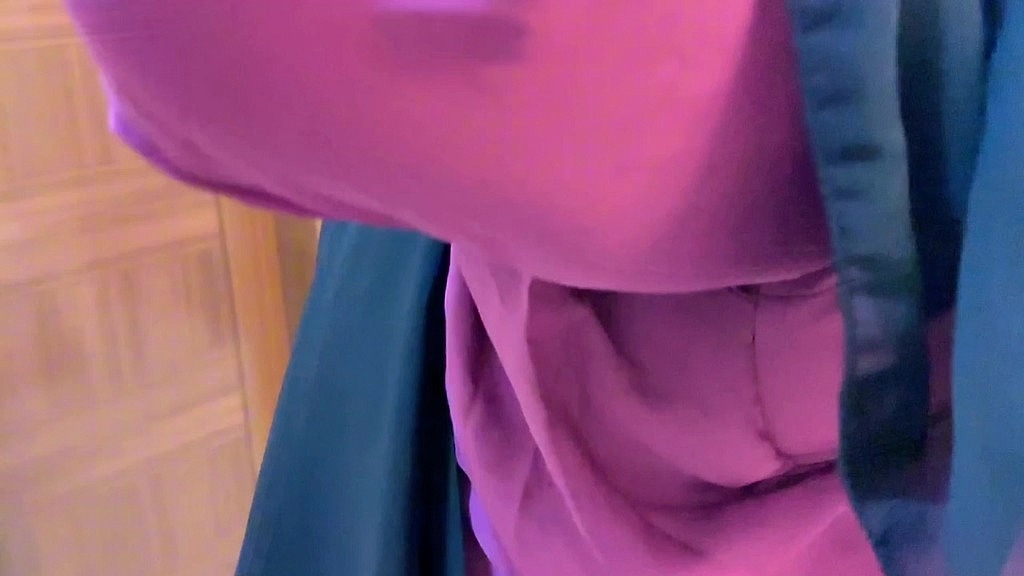 arab big boobs curvy moroccan hot stepmom clean my room, then i see her big ass & start masturbation (Hotanippe) arab big boobs curvy moroccan hot stepmom clean my room, then i see her big ass & start masturbation (Hotanippe)
