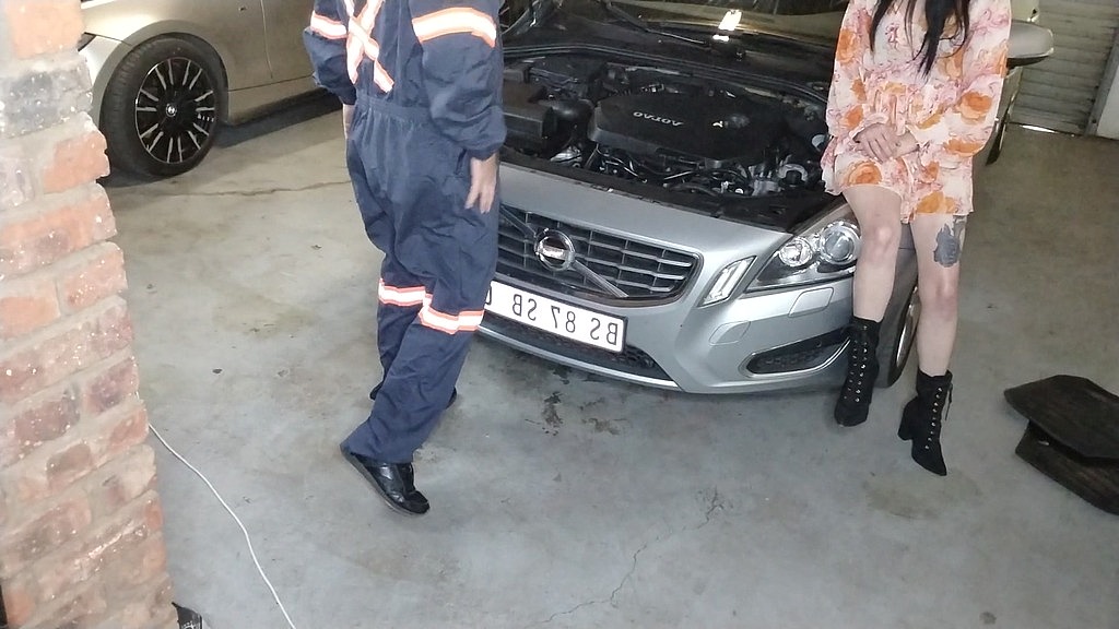 cant pay the mechanic so i had to fuck him (Bigjoe, Mysticbabe8) cant pay the mechanic so i had to fuck him (Bigjoe, Mysticbabe8)