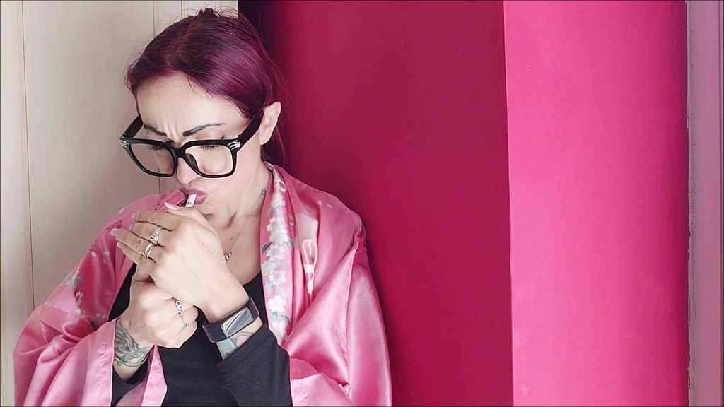 smokin sexy fetish (Chantal channel) smokin sexy fetish (Chantal channel)