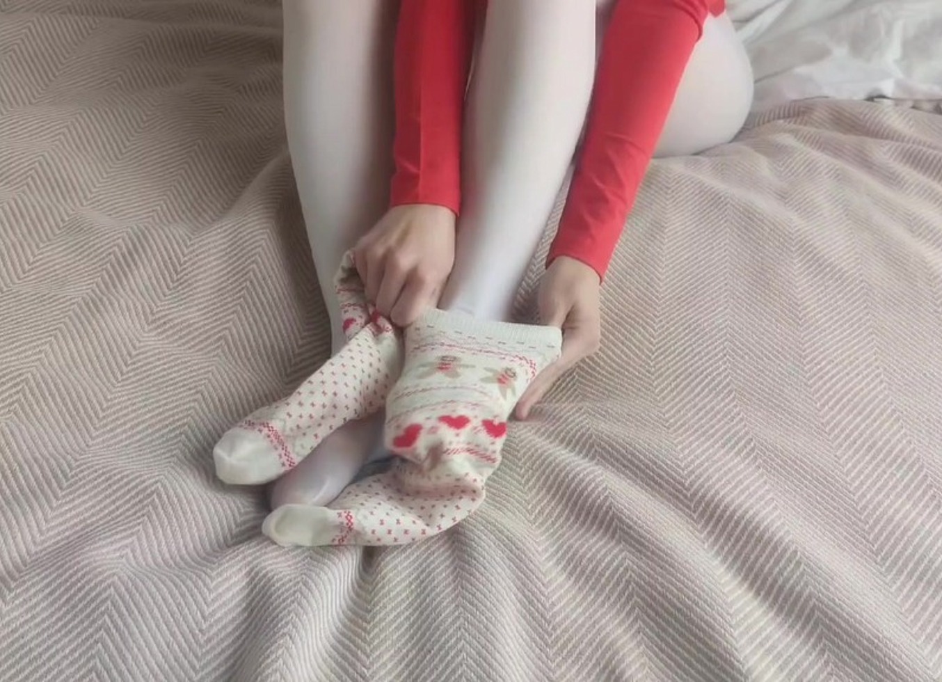 Christmas Sockjob In Cute White Socks And White Pantyhose