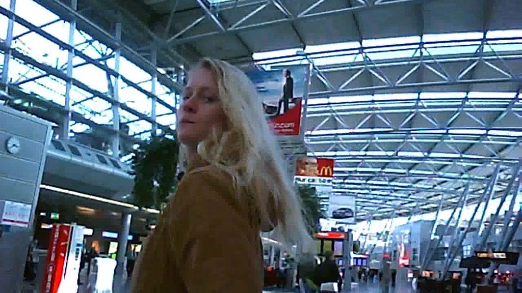 am flughafen erkannt (Stefan, Blonde Hexe) am flughafen erkannt (Stefan, Blonde Hexe)