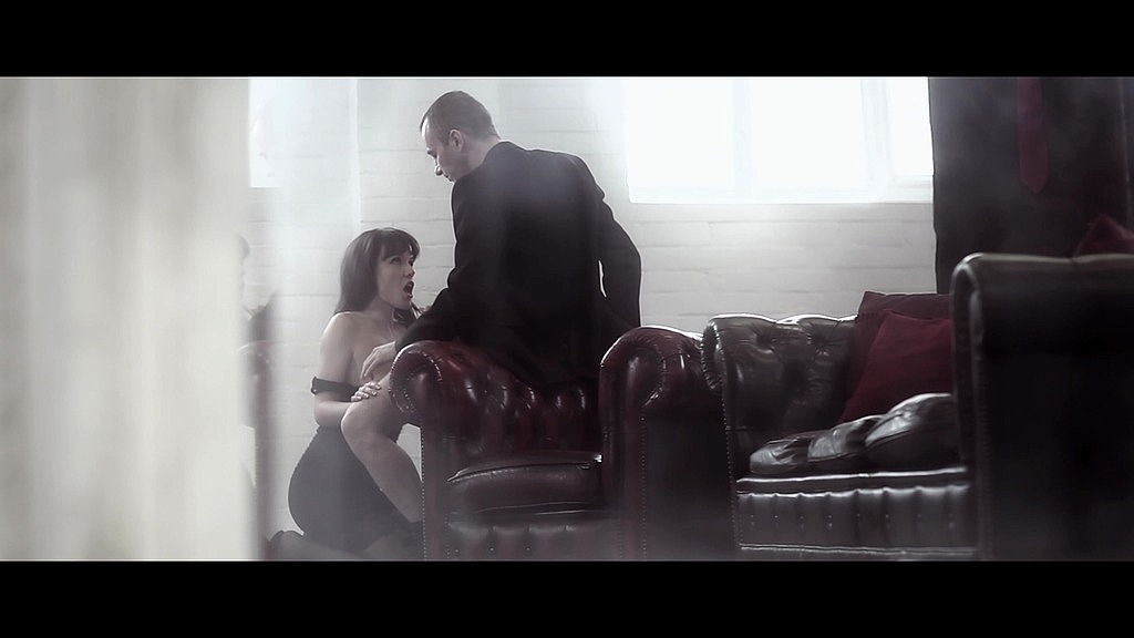 artist lucy love s passion is reignited by a stranger s warm embrace (Andy Mann, Lucie Love) artist lucy love s passion is reignited by a stranger s warm embrace (Andy Mann, Lucie Love)