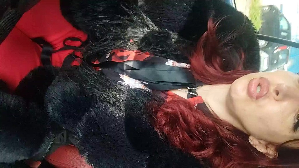 chantalchannel - guidatrice cafona- rude lady driver (Chantal channel) chantalchannel - guidatrice cafona- rude lady driver (Chantal channel)
