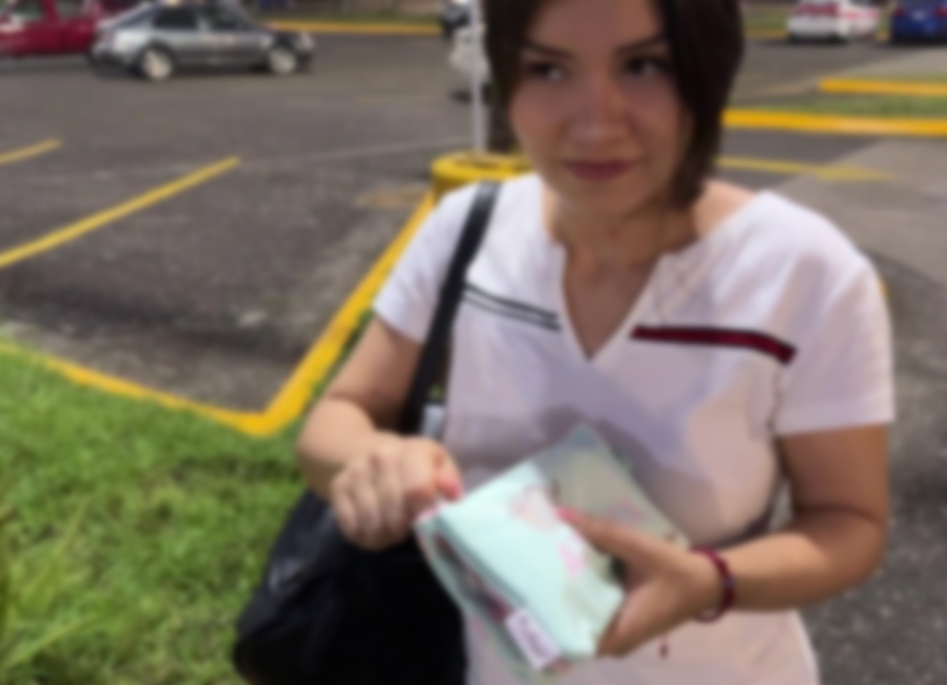 Le Ofreci Dinero A Una Mujer A Cambio De Sexo