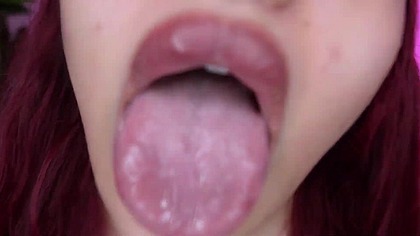 CLOSE UP LICKING