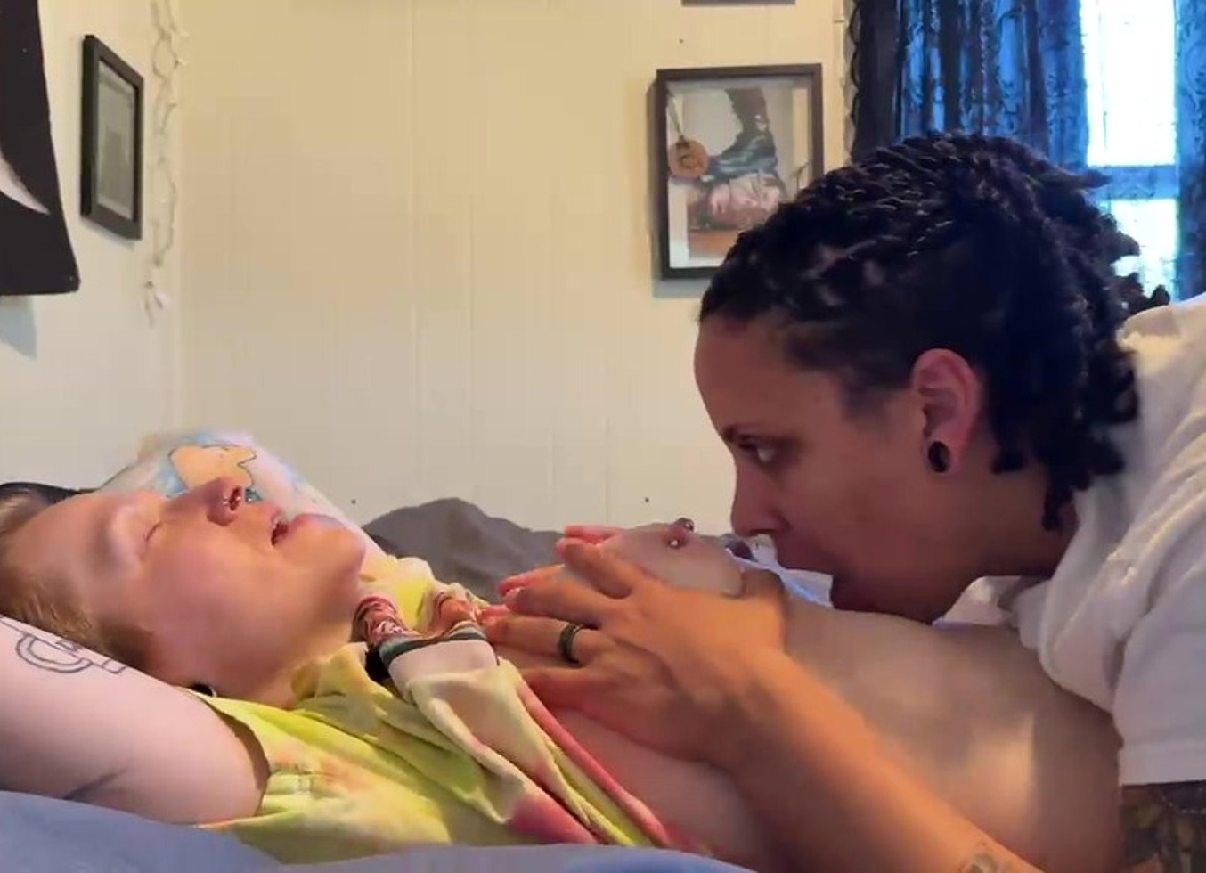 Makeout Monday! Tittie Sucking!