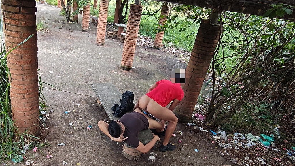 passei o dia dando meu cu neste banco de parque. 5 caras heteros fizeram fila para me comer e gozar no meu cu (Luccas Melo, GrossaoAbc) passei o dia dando meu cu neste banco de parque. 5 caras heteros fizeram fila para me comer e gozar no meu cu (Luccas Melo, GrossaoAbc)