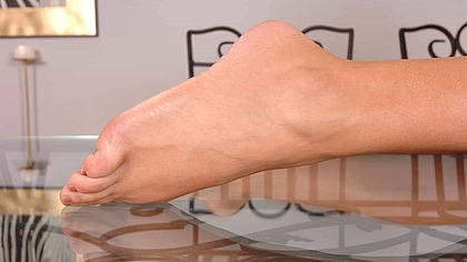 Panthera pokes heels in her poon!