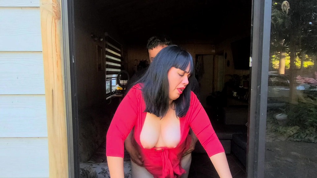 Luis Herm, moglie Kellyhot 1: la mamma è sorpresa - sesso alla finestra con il figliastro pervertito (AnalVids.com) mom is surprised - sex in the window with perverted stepson (Luis herm, Kellyhot wife 1)