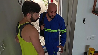 TECNICO VEIO OLHAR MINHA INTERNET E ME SOCOU O CABO.