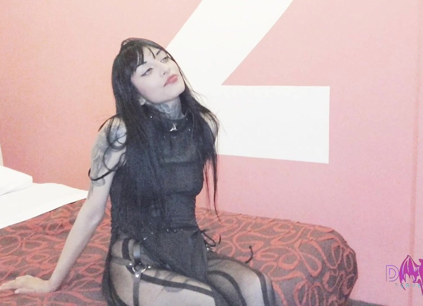 Debut Divina Perversion