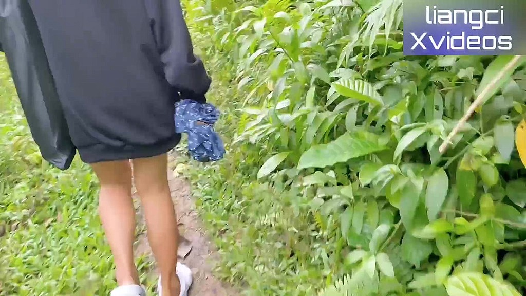 ngentot lagi di hutan sama temen kerja (Liangci, Tanoike) ngentot lagi di hutan sama temen kerja (Liangci, Tanoike)