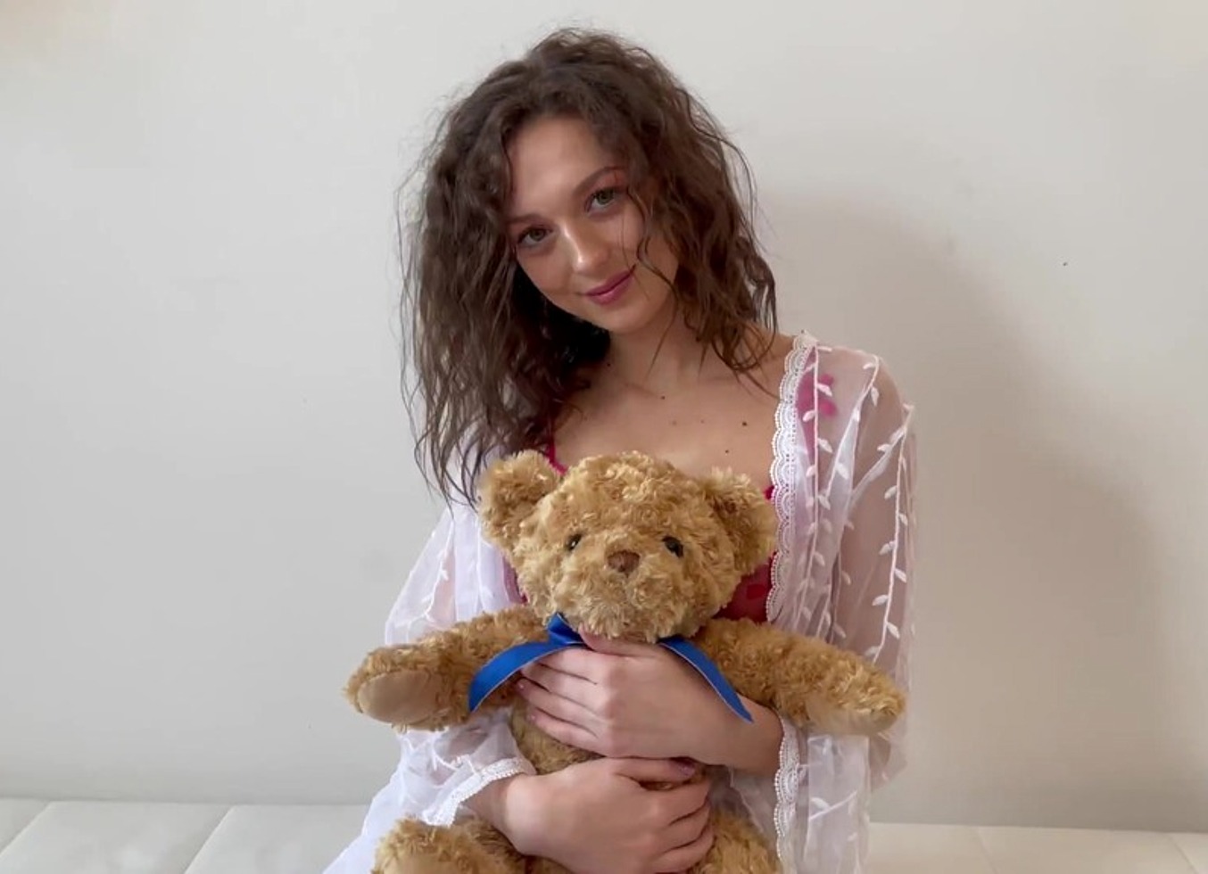 18 Years Old And She Asks Us To Dominate Her Sexually Between 2 Men