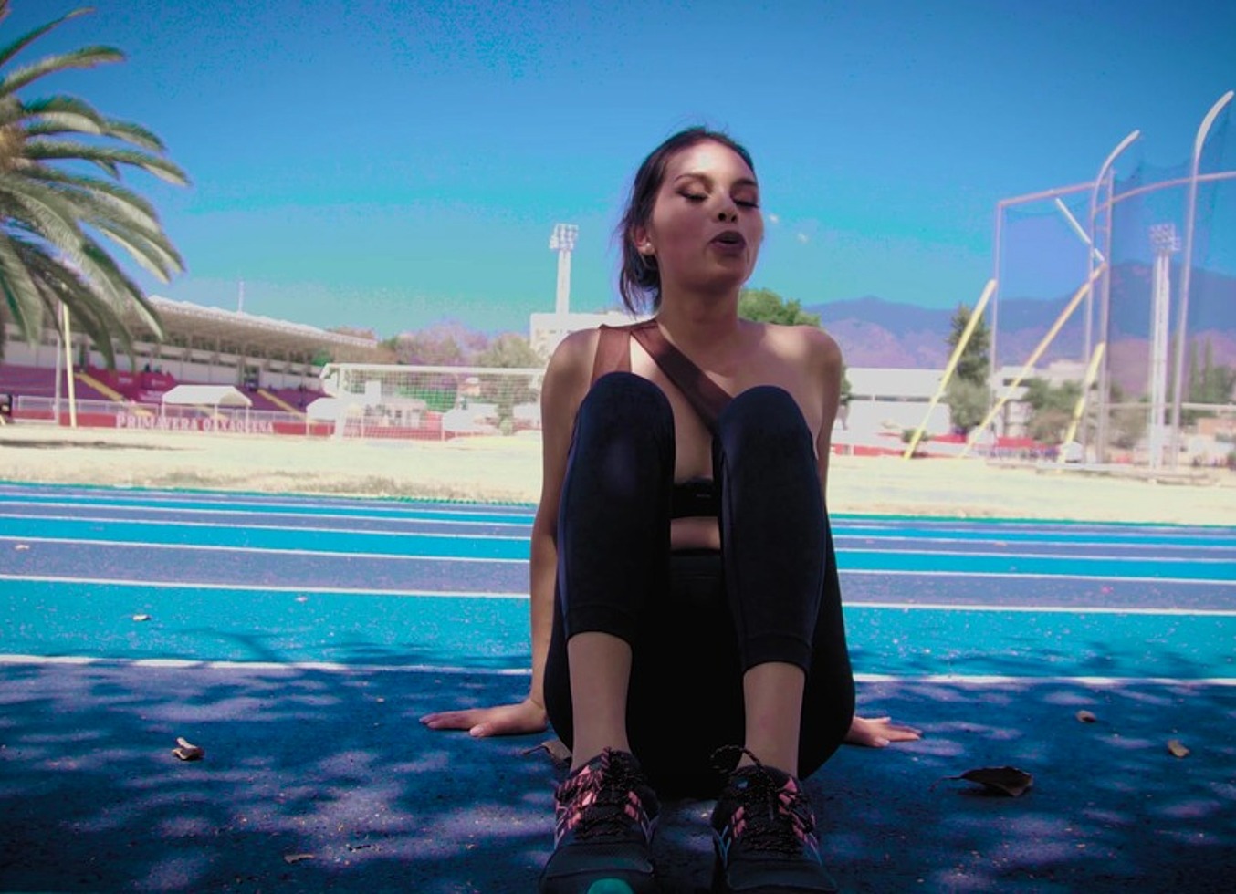 POV - Eres Un Estoico Tratando De Meditar En El Parque Version Completa