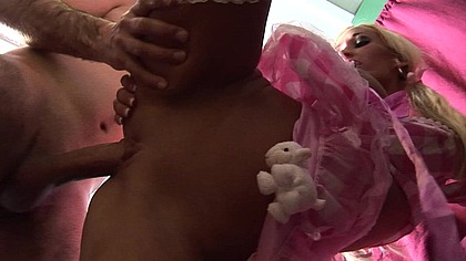 When she's been pumped good and hard, she gets on her knees for a giant creamy facial!