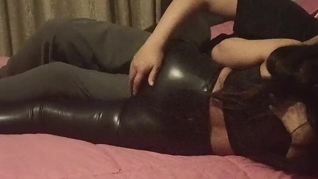 entro a la habitacion de mi hermanastra en la noche y lo hacemos rapido y sin condon sin que nadie se de cuenta - video casero real (sheer complete video) (Manuel Guzman, Astridcute19) entro a la habitacion de mi hermanastra en la noche y lo hacemos rapido y sin condon sin que nadie se de cuenta - video casero real (sheer complete video) (Manuel Guzman, Astridcute19)