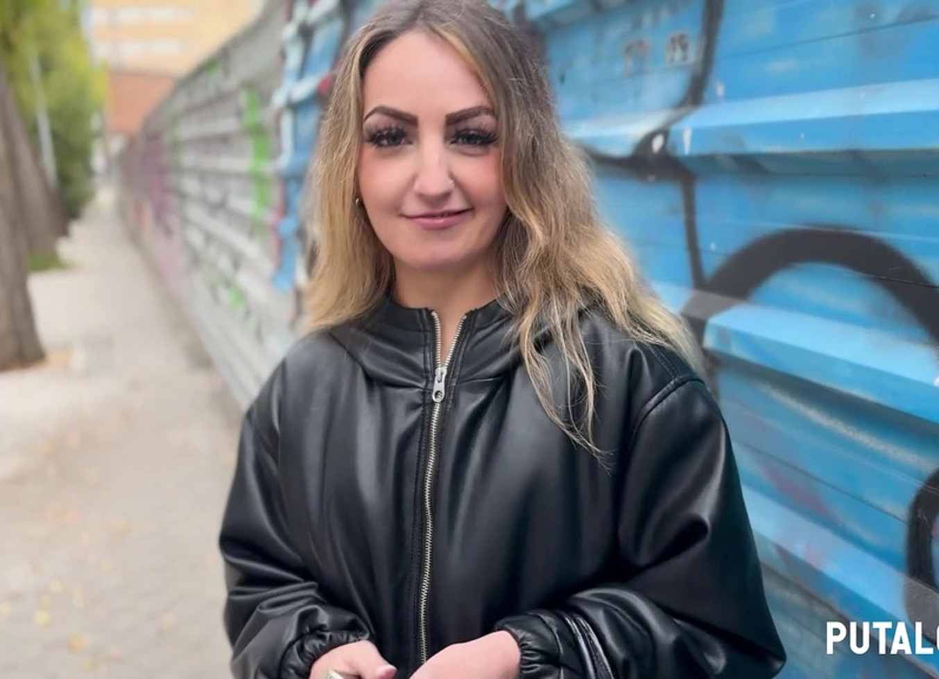 Putalocura - La Teen Espanola Culona Labona Cloxy Es Pillada Por Torbe Y Se Traga Todo