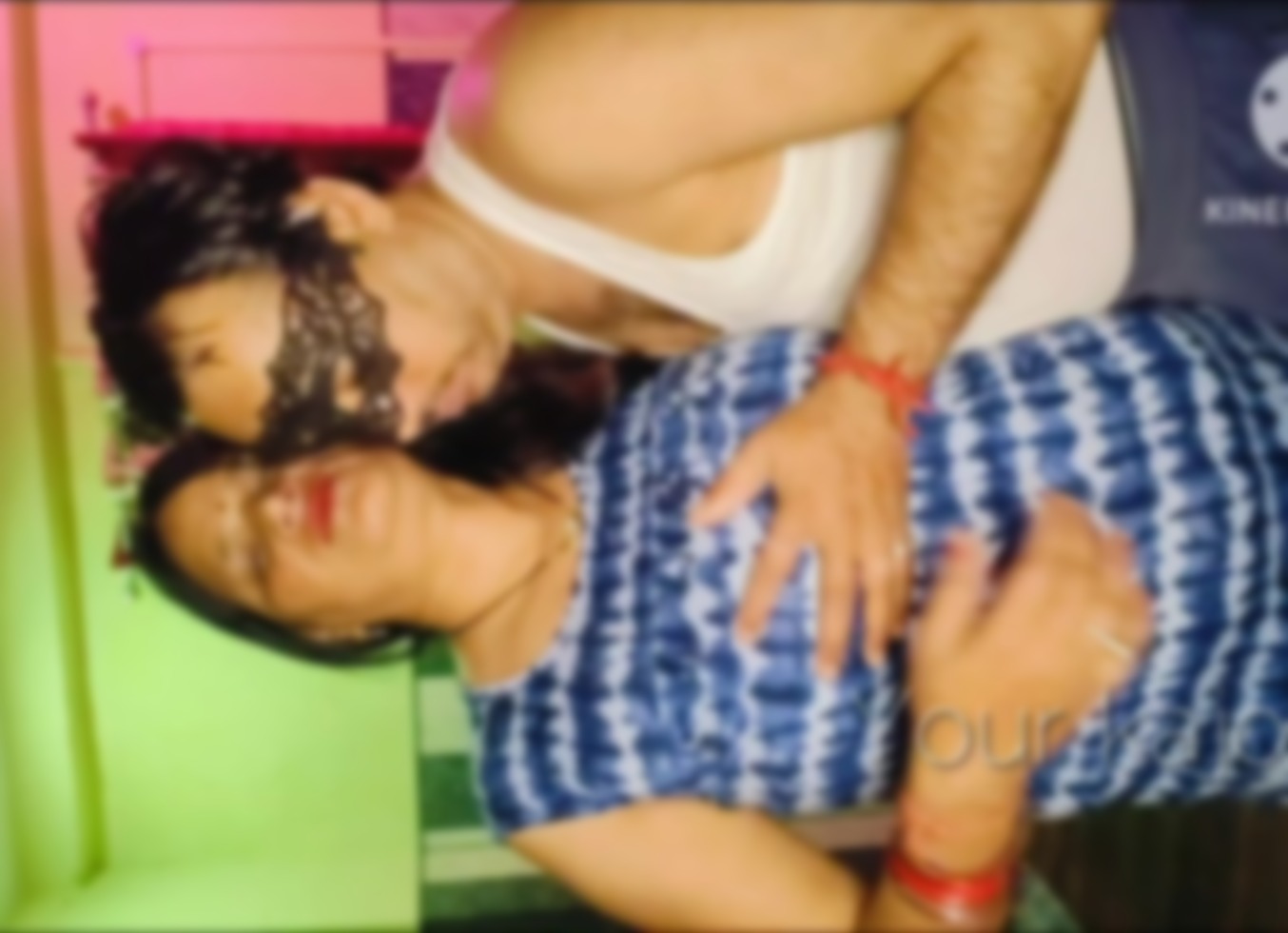 Bhaabhii Ko Dekhkr Mutth Maarnaa Pdd'taa Hai