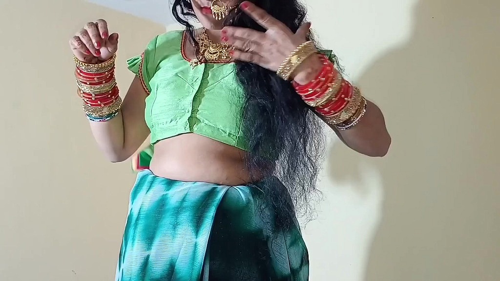 desi sasur bahu bedroom chudai hindi sex beautiful married women (Lalita Singh, Cauple95) desi sasur bahu bedroom chudai hindi sex beautiful married women (Lalita Singh, Cauple95)