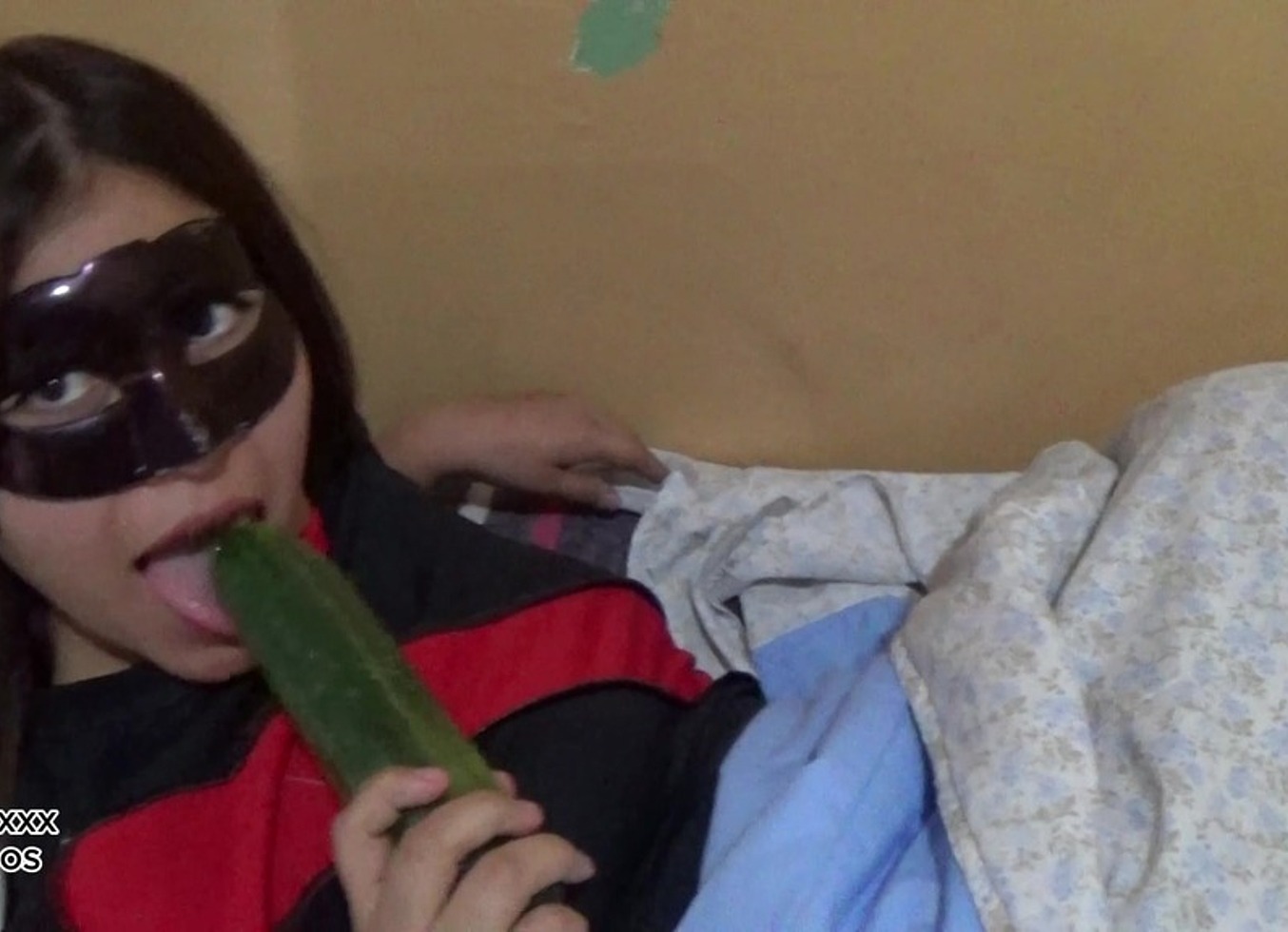Metiendo Pepino A Mi Sobrina, Gime Rico, Masturbacion Femenina