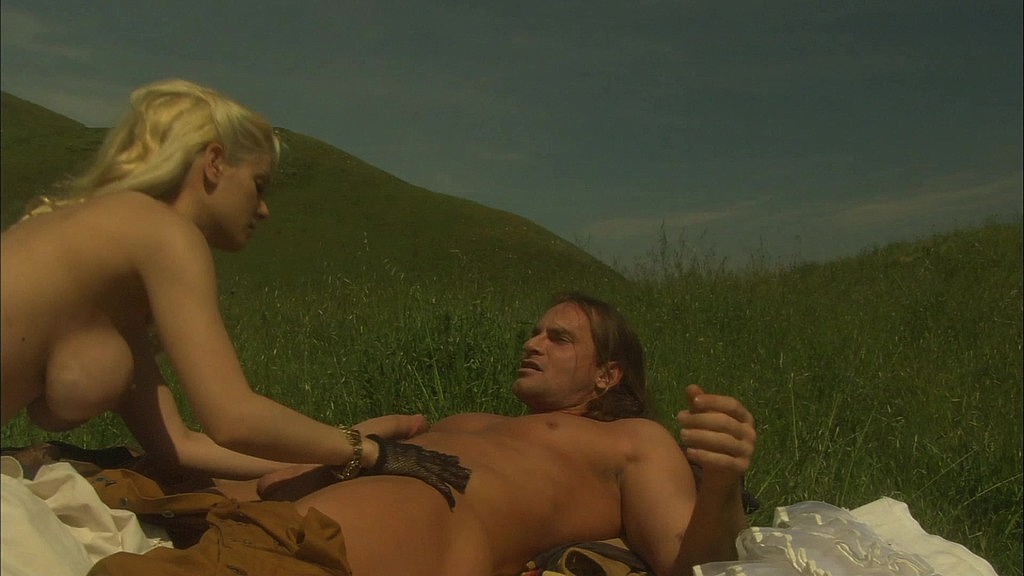 Evan Stone, Carmen Luvana: Carmen Luvana lascia questo campo di scopata con la figa dolorante per i molteplici orgasmi (AnalVids.com) carmen luvana leaves this field fuck with a sore pussy from multiple orgasms (Evan Stone, Carmen Luvana)
