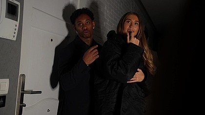 tras camara de lily philllips y 3bbc le dan una gran acogida en barcelona