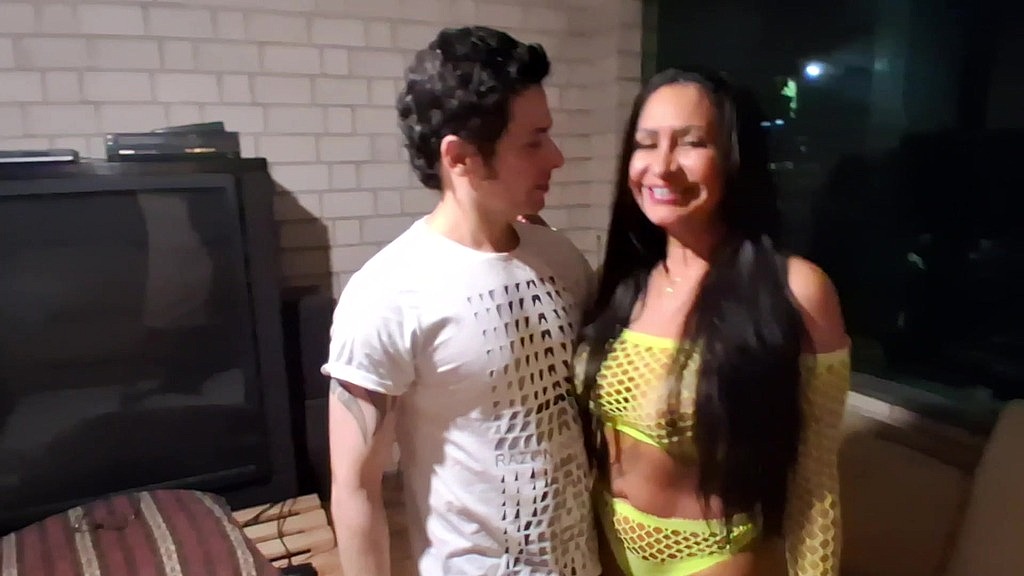boy faz uma visita pra amiga e se surpreende ao encontra-la so de biquini e cheia de tesao (Алессандра Маркес, Джоу Джоу) boy faz uma visita pra amiga e se surpreende ao encontra-la so de biquini e cheia de tesao (Alessandra Marques, Jow Jow)