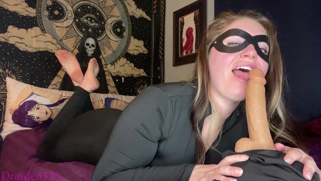 захвачена грабительницей-фемдомшотом!