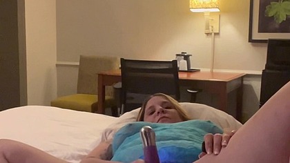 PAWG MILF Kelly Patrick Uses Toys To Cum Hard!!