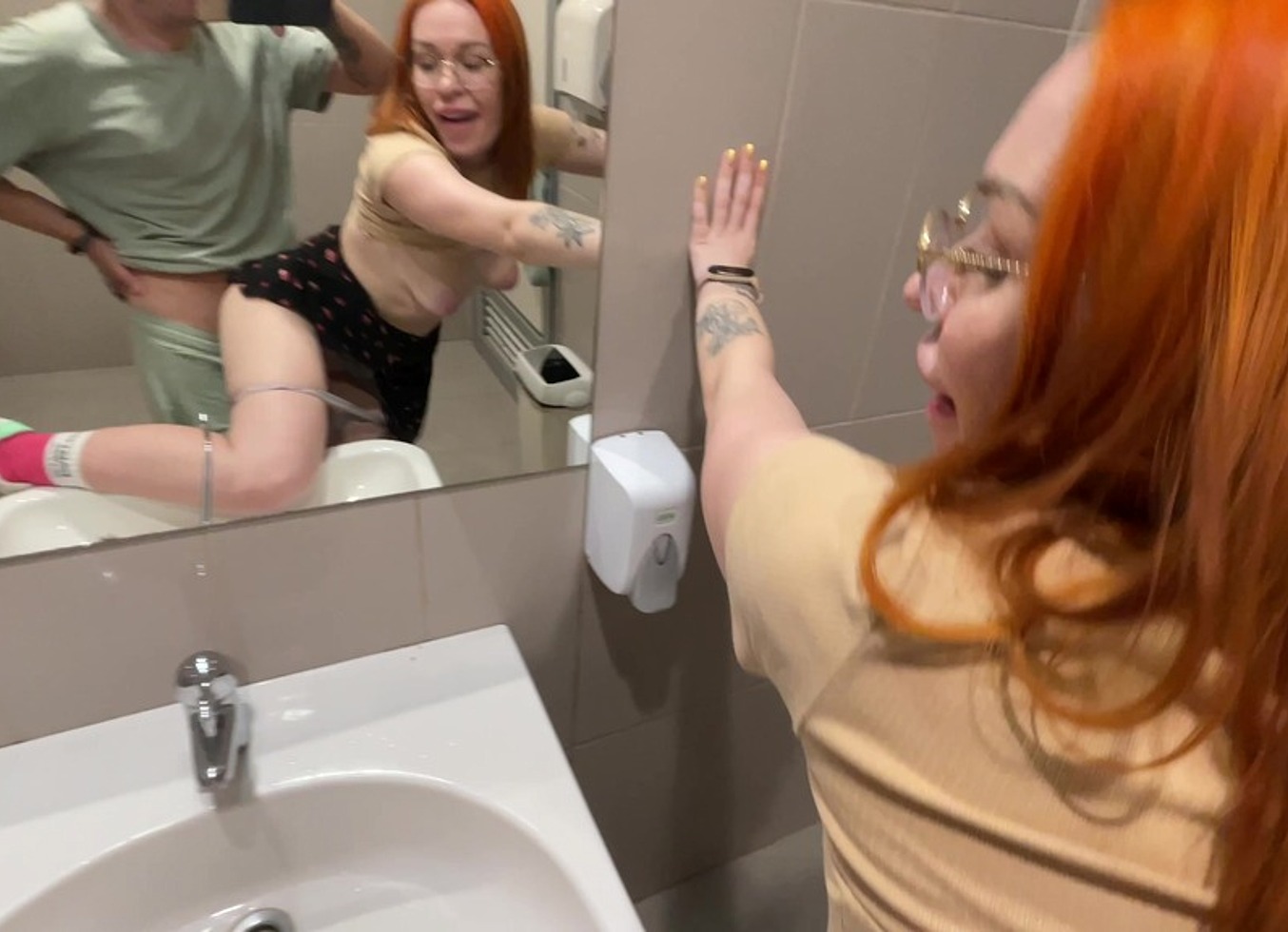Picked Up A Stranger And Kneeled Her Down In A Public Toilets!