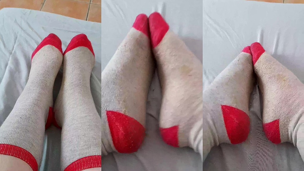 pour les fetichistes des chaussettes sales (Clarafeet7) pour les fetichistes des chaussettes sales (Clarafeet7)